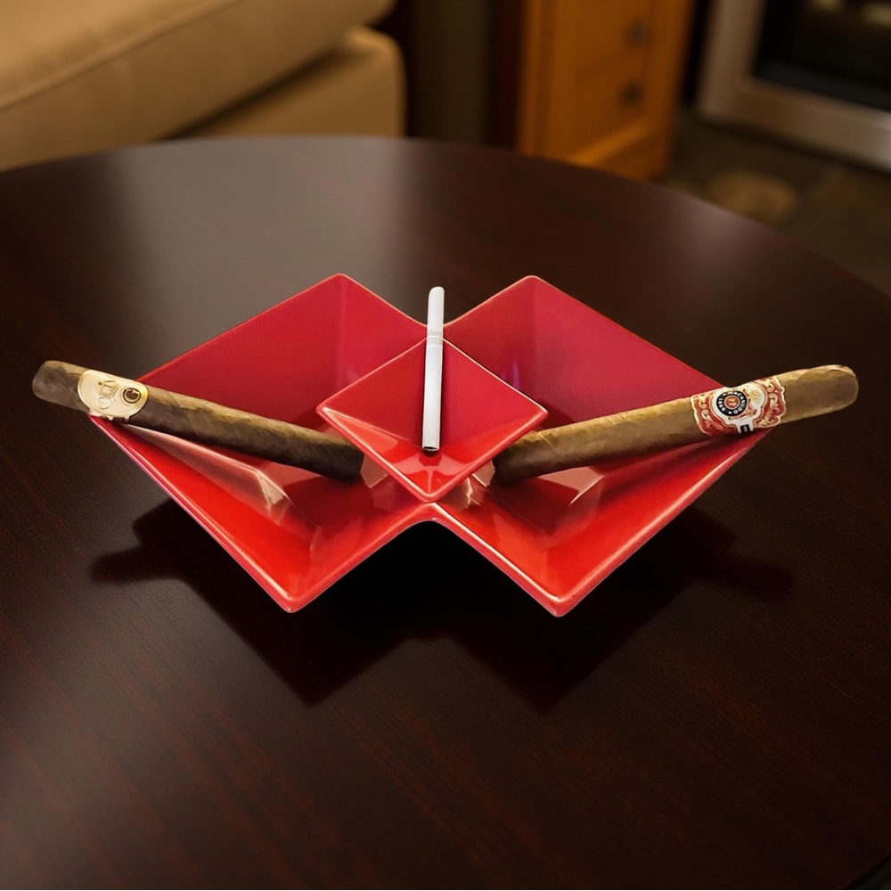 Red Geometric Ceramic Ashtray - Picture 16 of 16